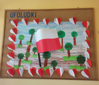 Zdjęcie ukończonej pracy - flaga Polski na tle ziemi